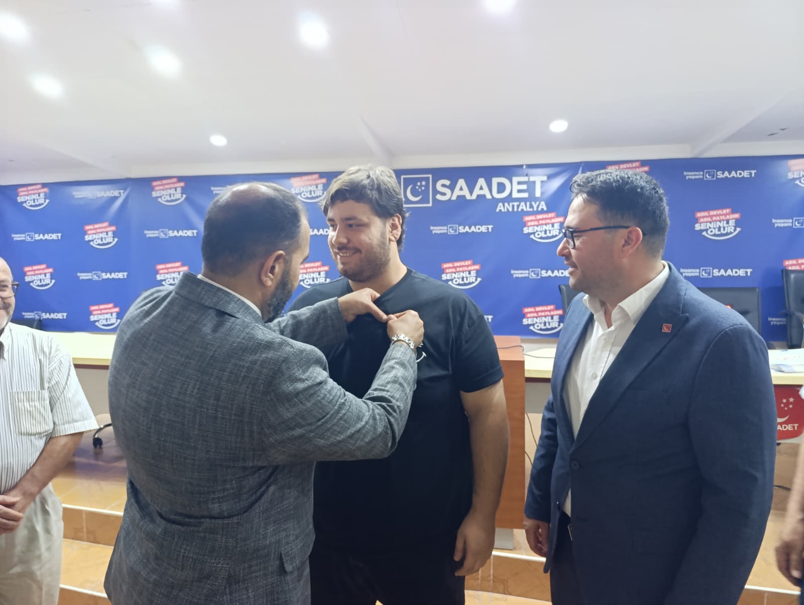 SAADET PARTİSİ ANTALYA'DA DURMUYOR