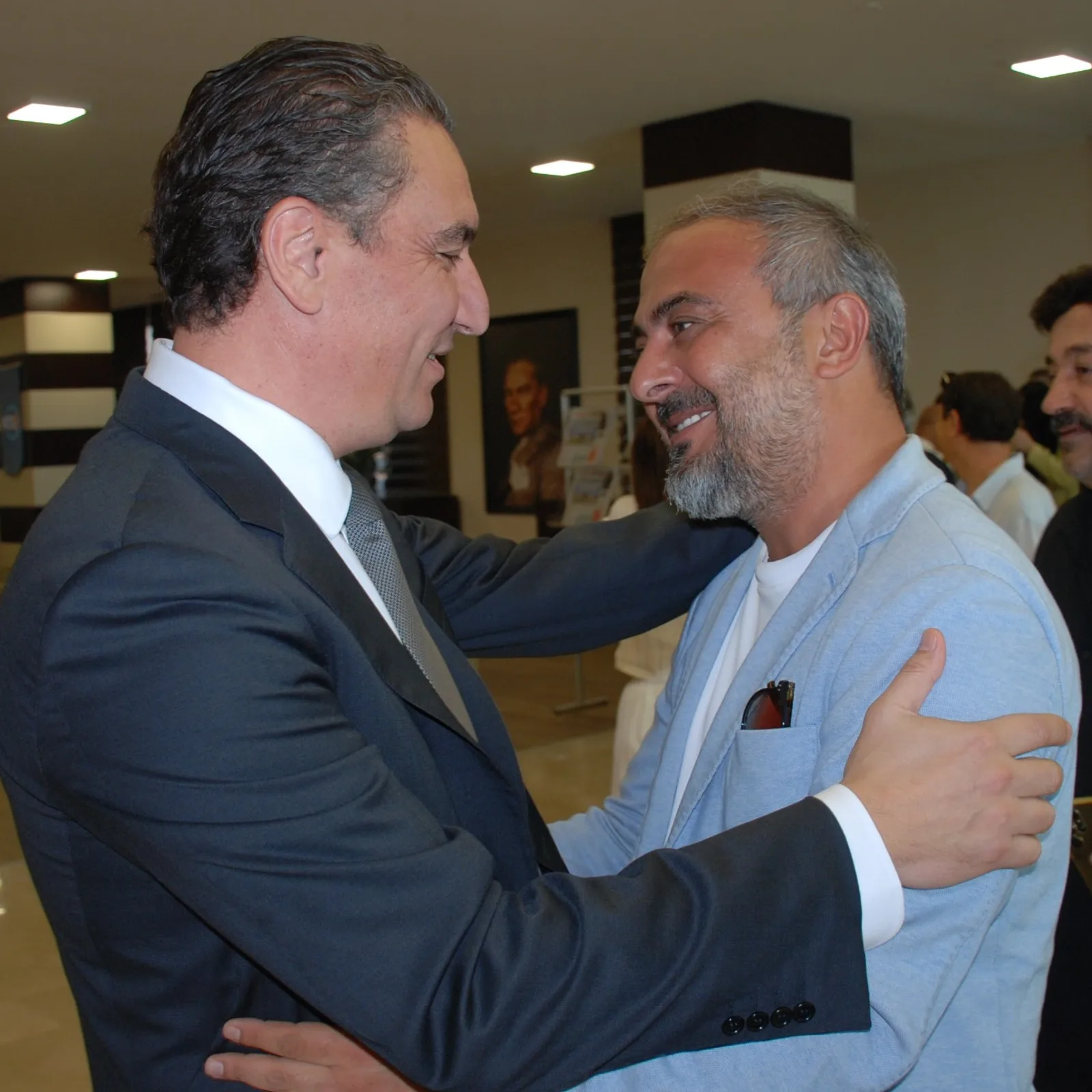 RENKLERİN AYIRAMADIĞI DOSTLUK